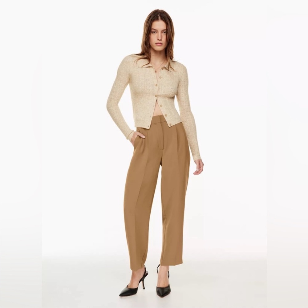 aritzia tan carrot pant straight leg tapered; euc